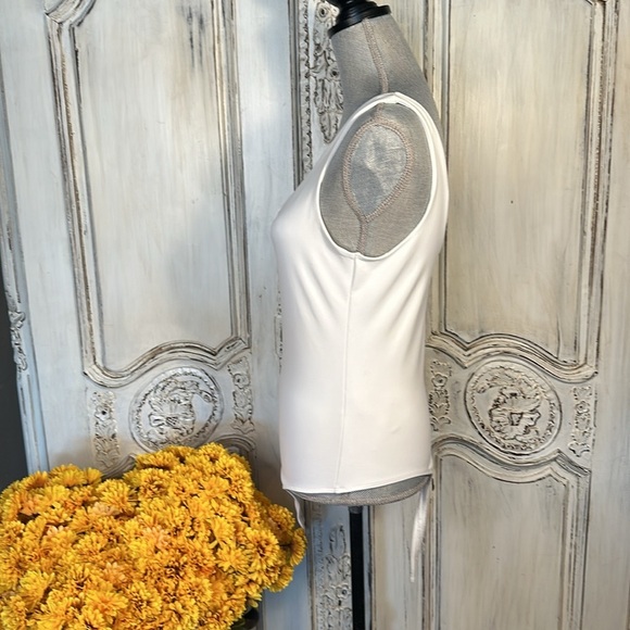 Abercrombie & Fitch Soft A&F Collection White Deep V Neck Sleeveless Bodysuit M - Picture 6 of 10
